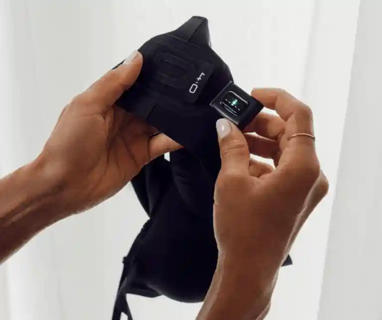 whoop 4.0 body sensor pod